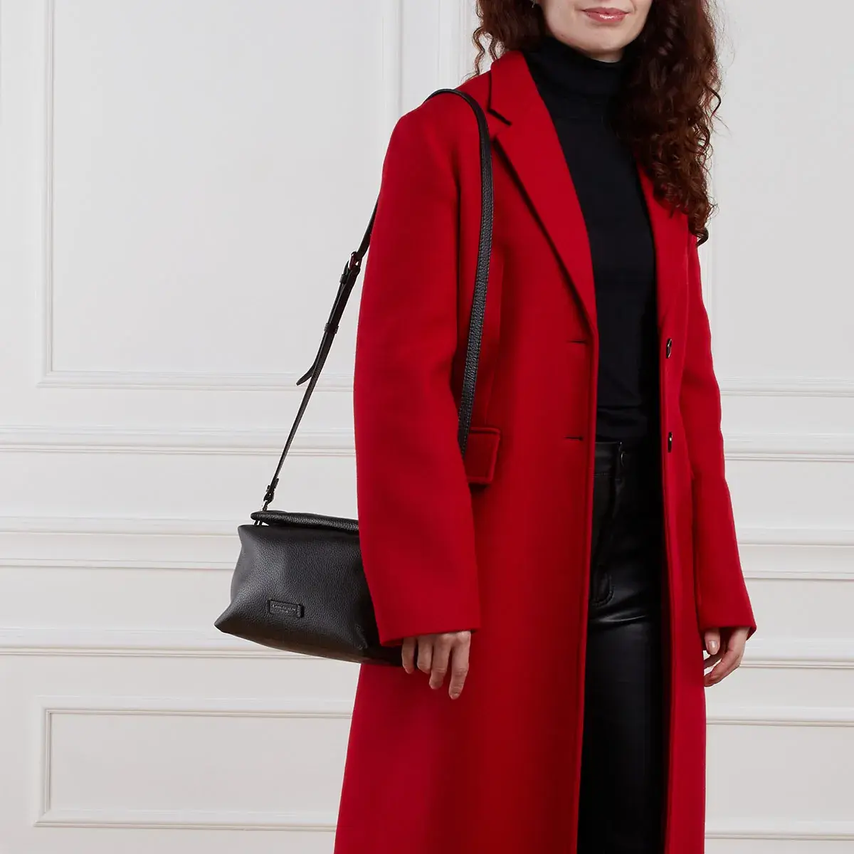 Amina Hobo-Tasche aus genarbtem Leder