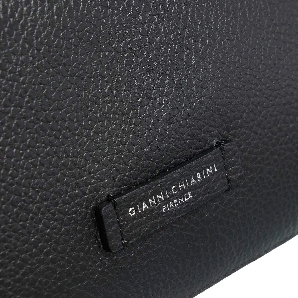 Amina Hobo-Tasche aus genarbtem Leder