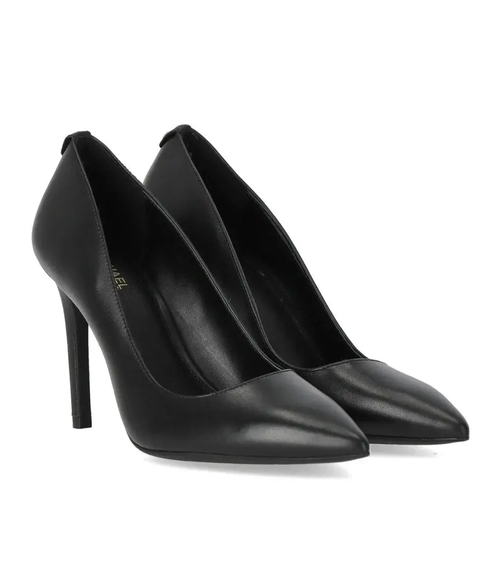 Klassische Leder-Pumps mit spitzer Spitze und Stilettoabsatz