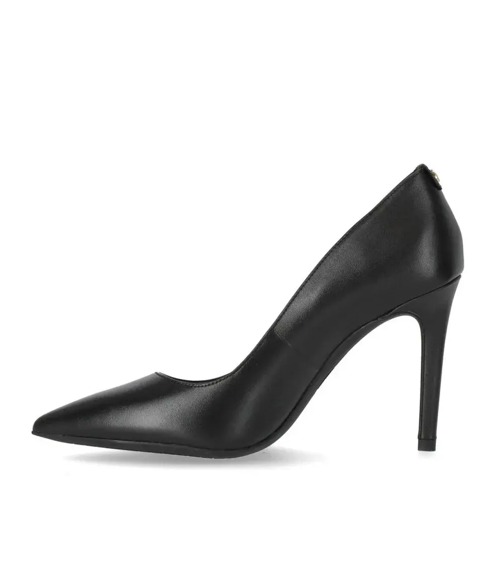 Klassische Leder-Pumps mit spitzer Spitze und Stilettoabsatz