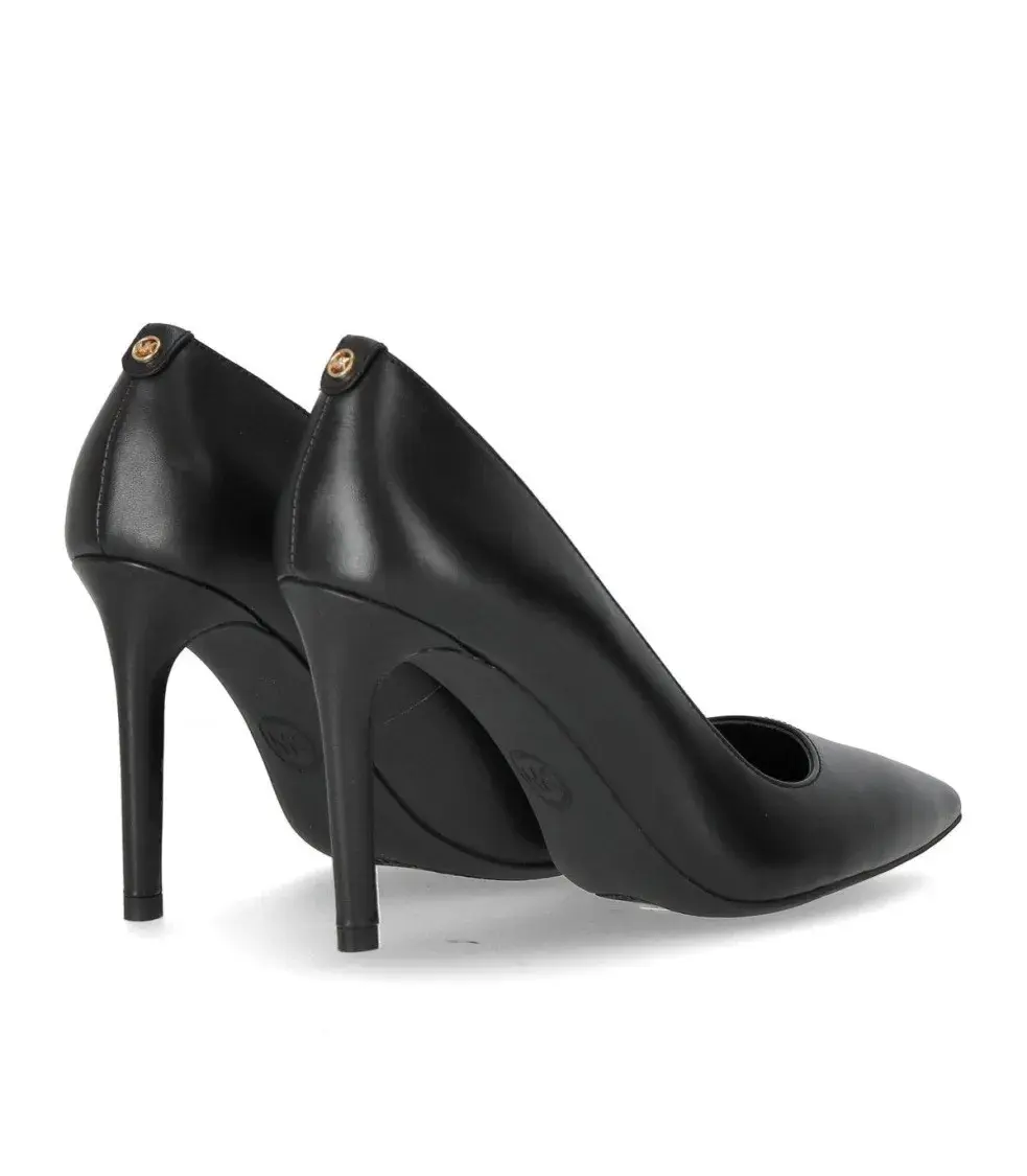 Klassische Leder-Pumps mit spitzer Spitze und Stilettoabsatz