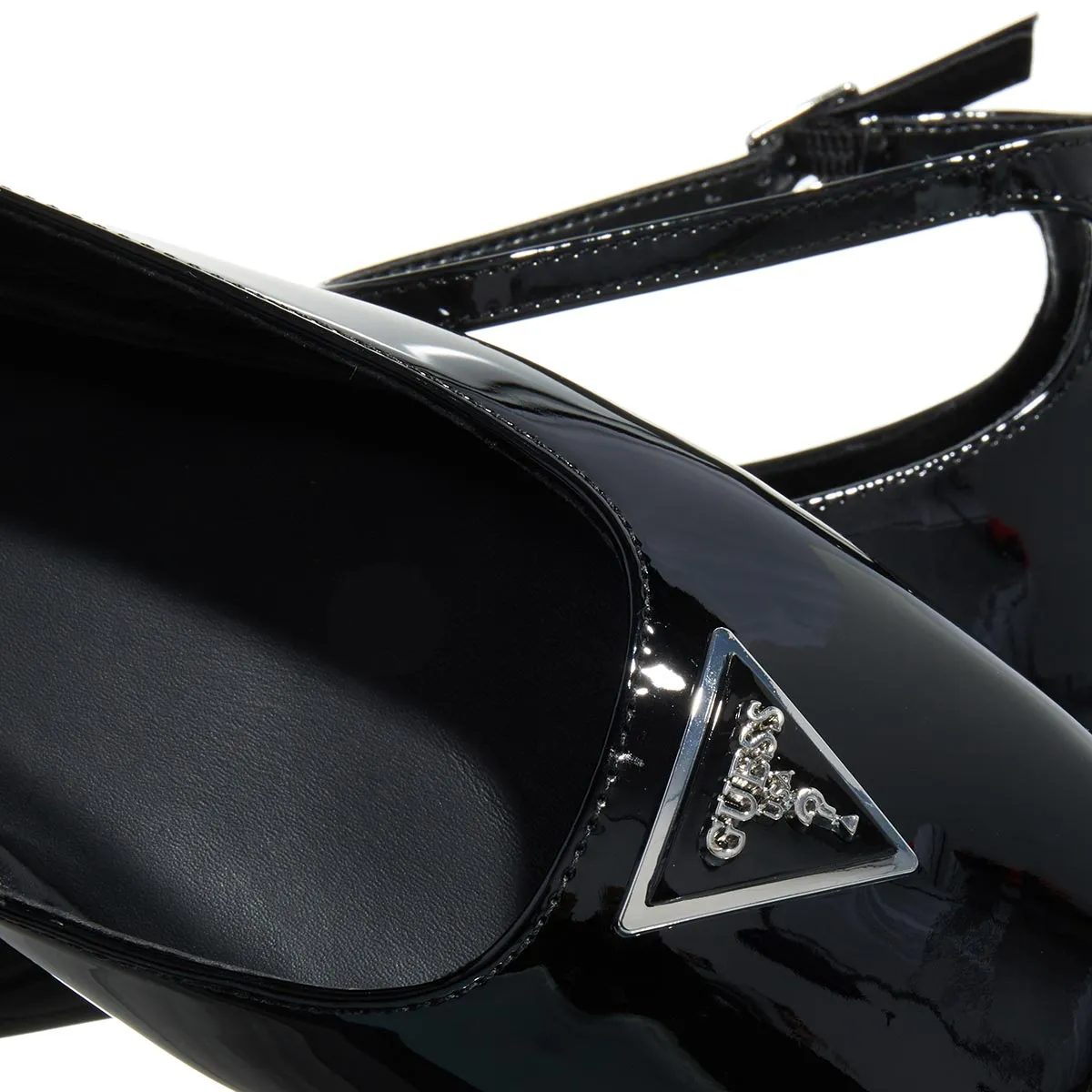 Elegante Ballerinas mit Knöchelriemen aus Lackleder
