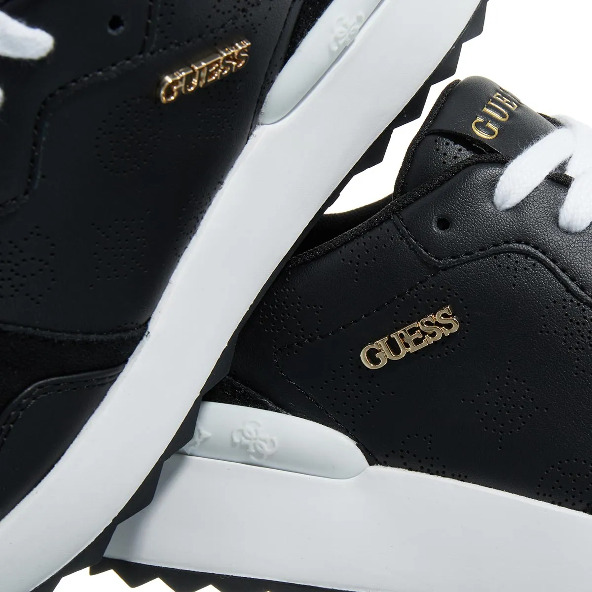 Sportliche schwarze Retro-Sneakers