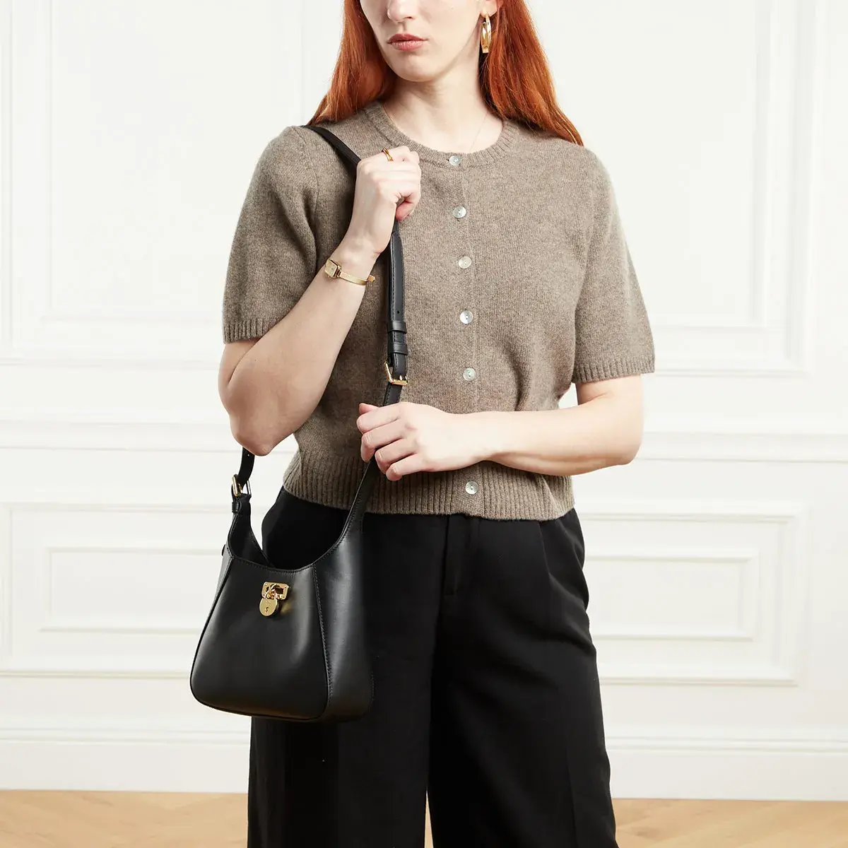 Schwarze Leder Hobo Tasche mit Schloss