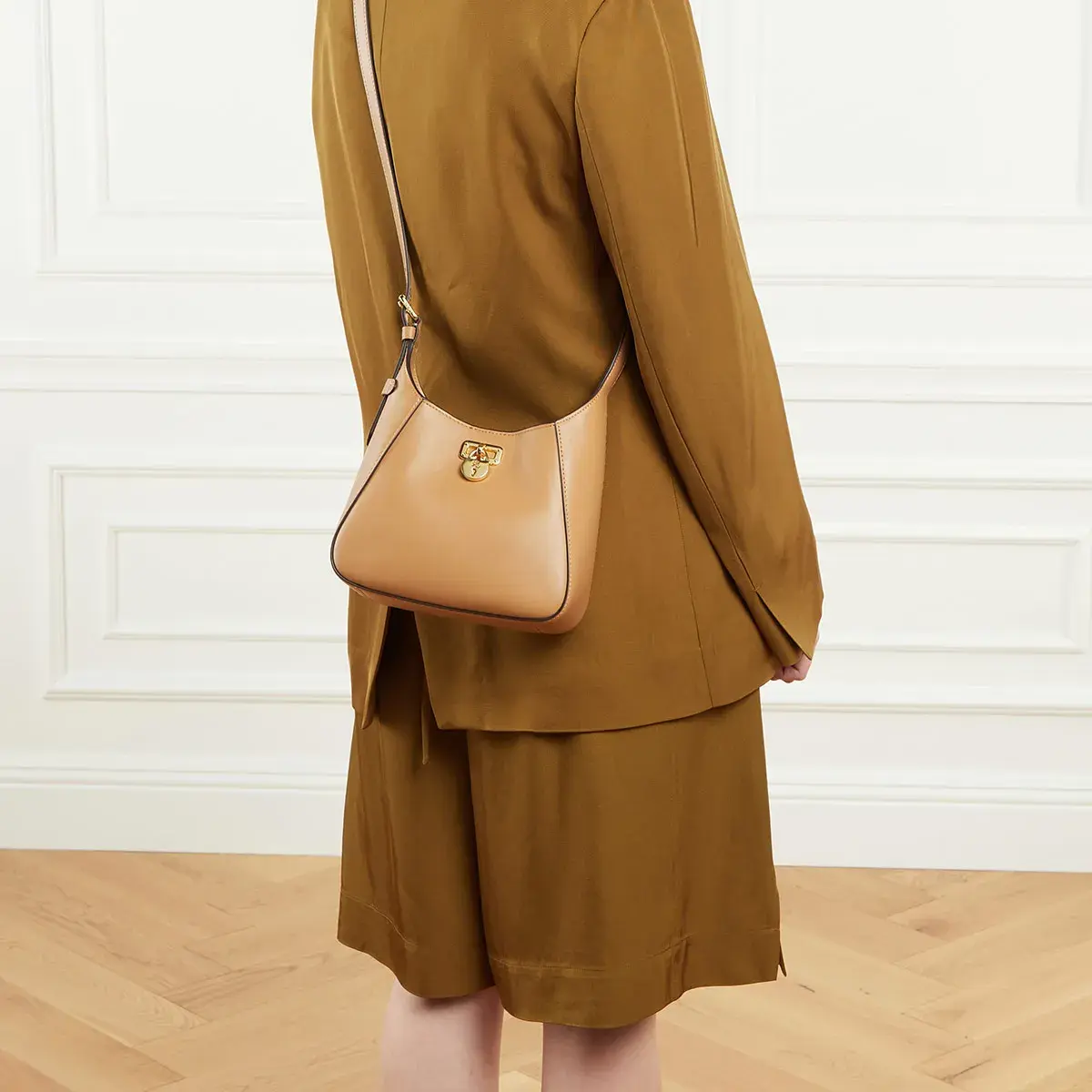 Strukturierte Leder Schultertasche mit Schloss
