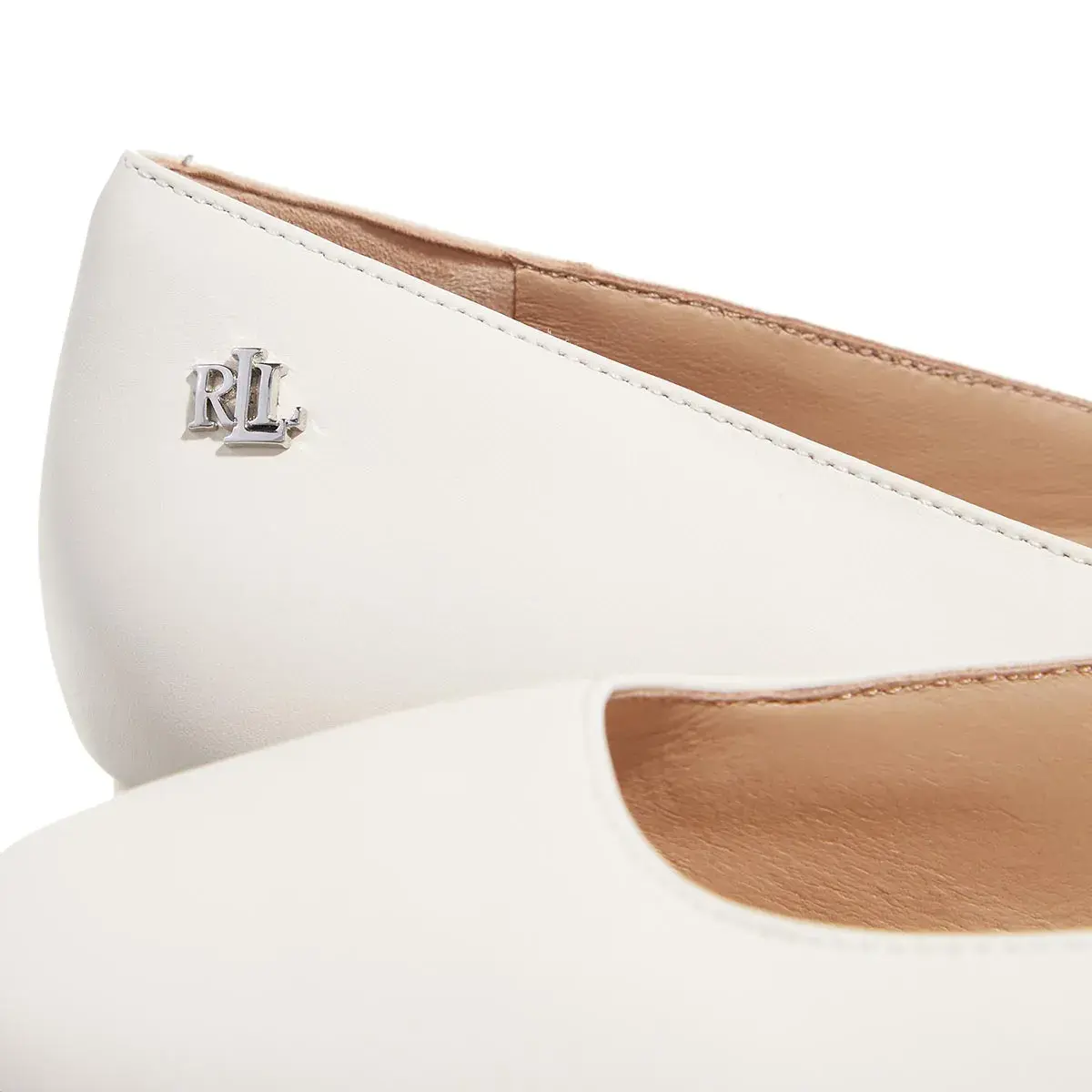 Elegante weiße Ballerinas aus Leder