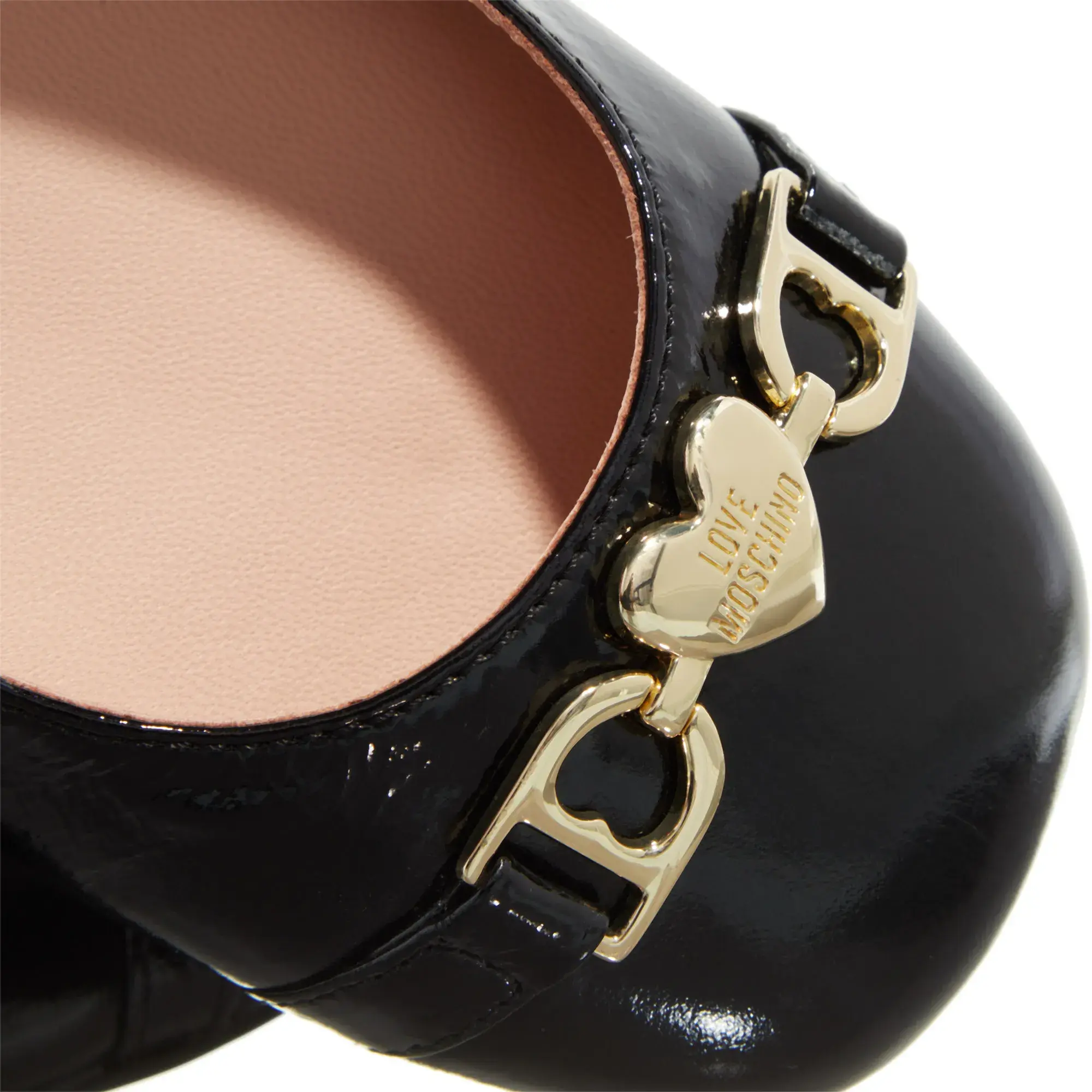 Ballerinas aus Lackleder mit Schnalle