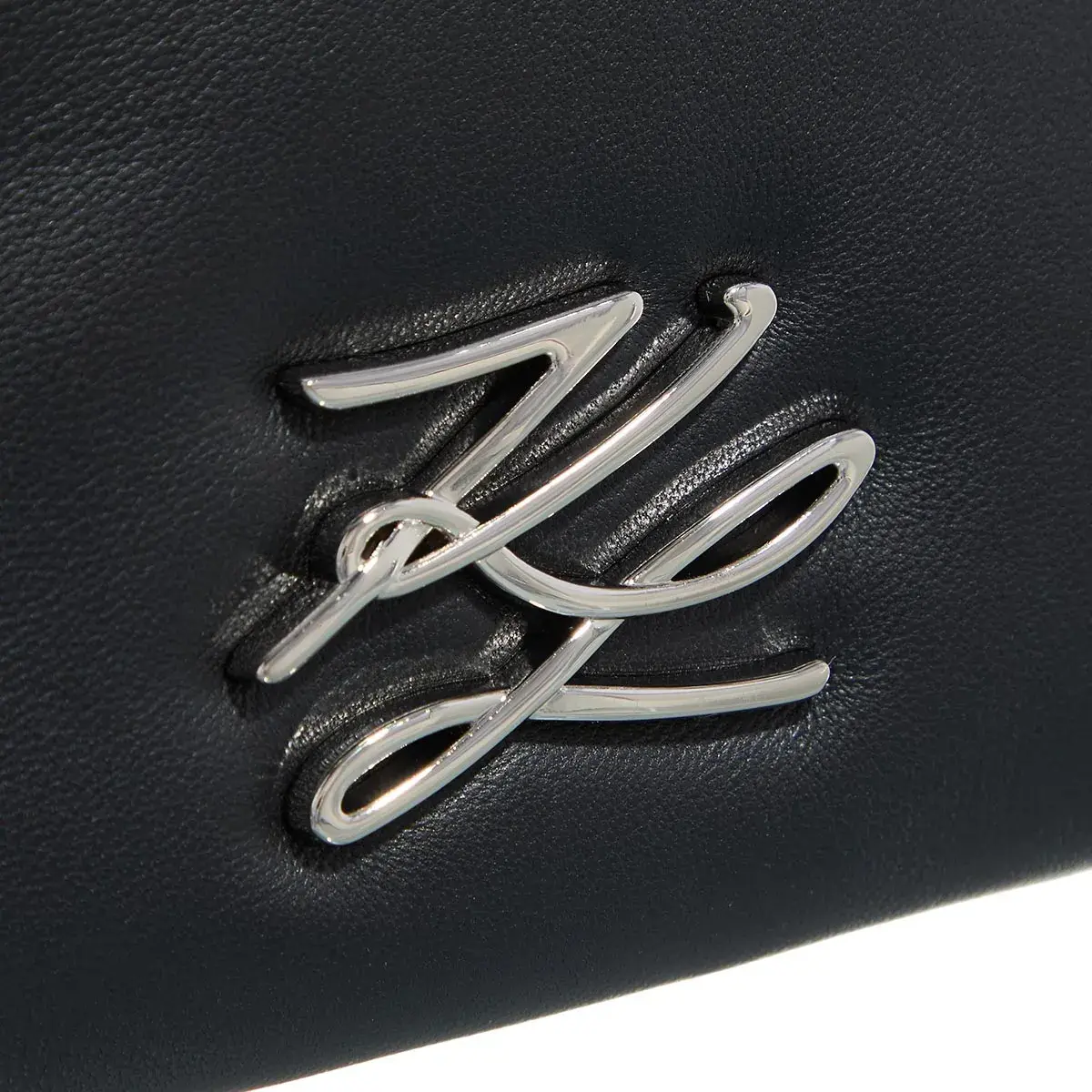 Gesteppte Leder-Crossbody-Tasche mit Kette