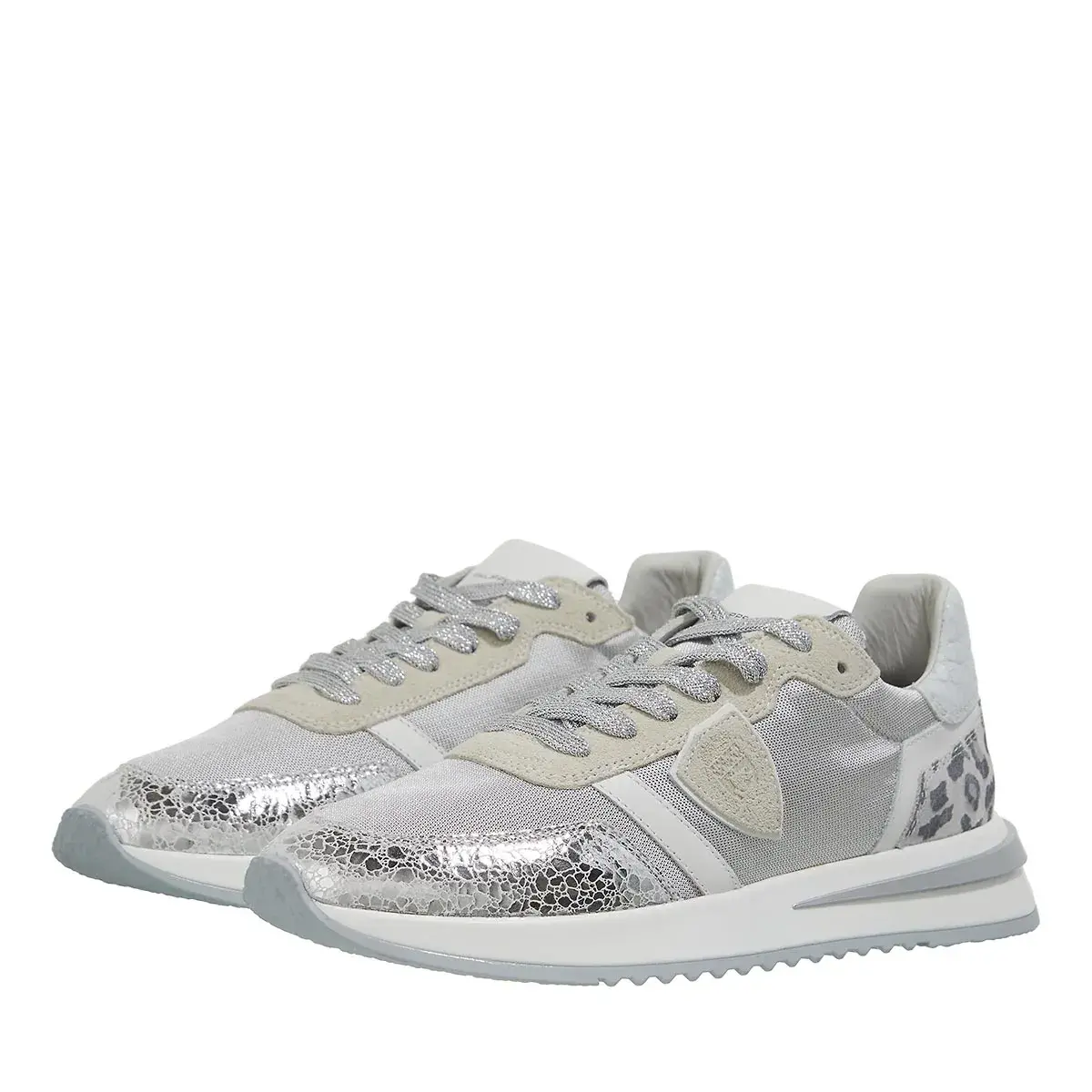 Silberne Mesh- und Wildleder-Sneakers