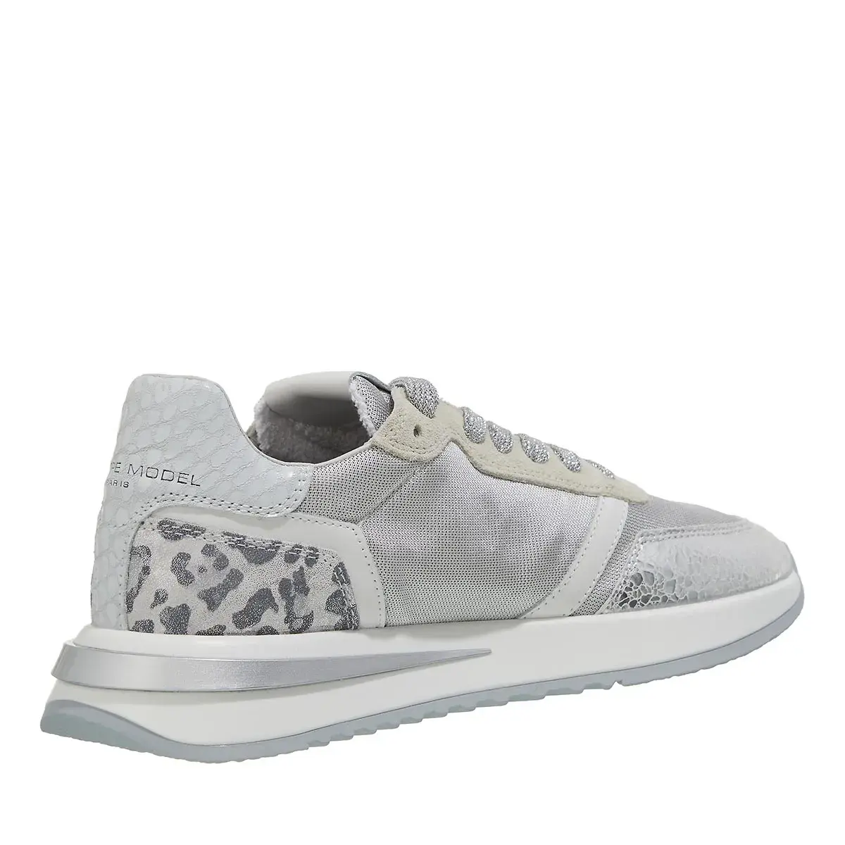 Silberne Mesh- und Wildleder-Sneakers