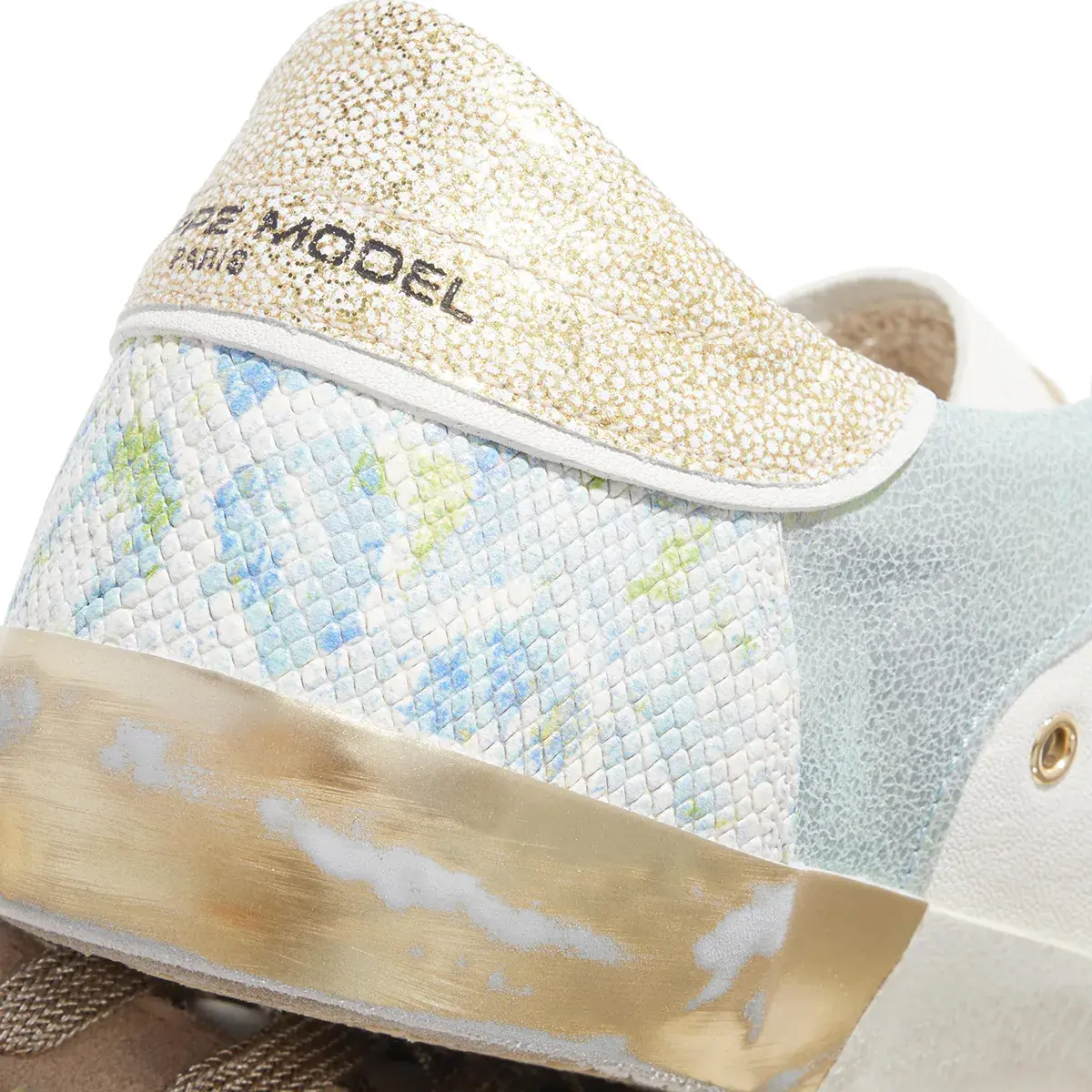 Low-Top Sneaker mit verschiedenen Mustern