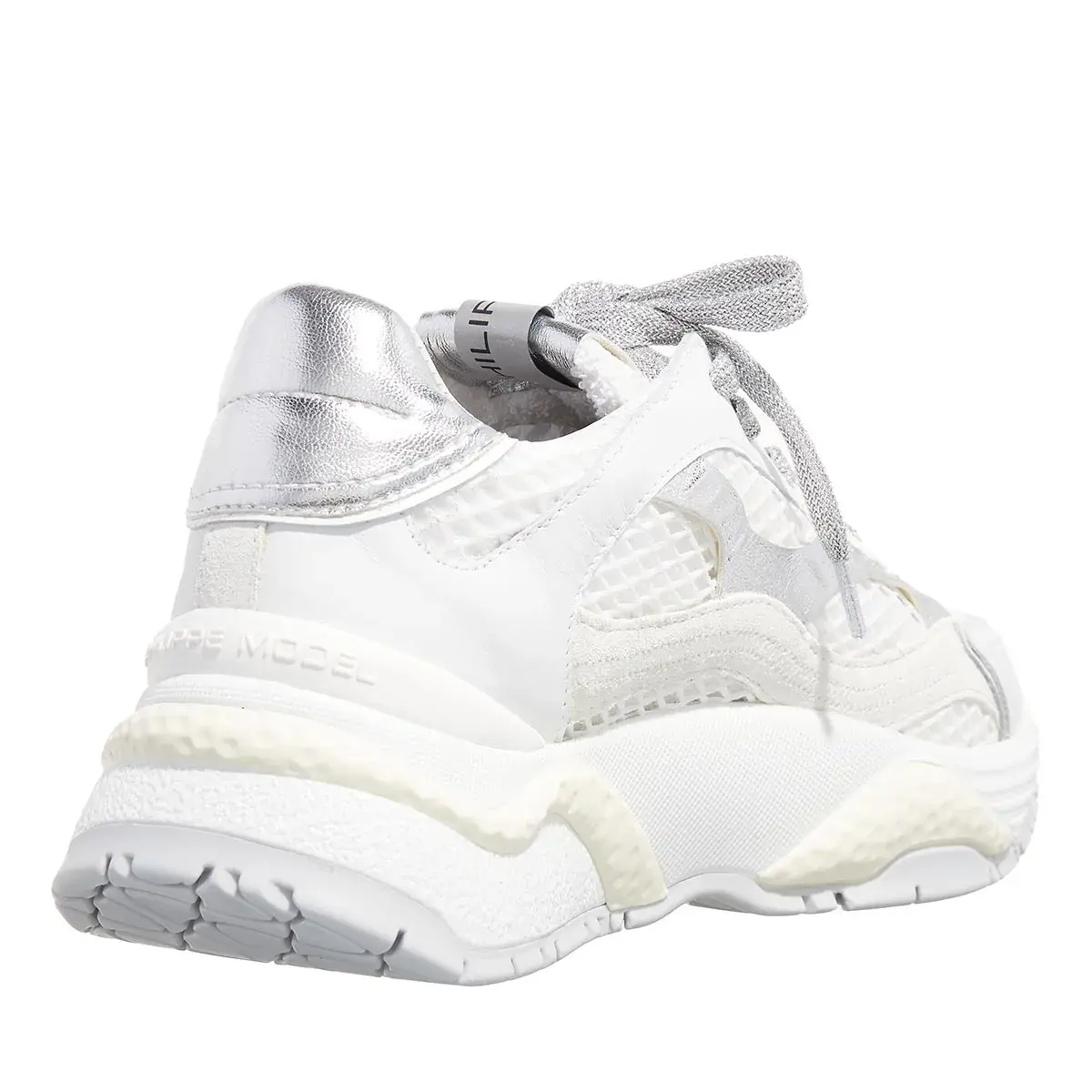 Moderne Sneaker aus Mesh und Leder