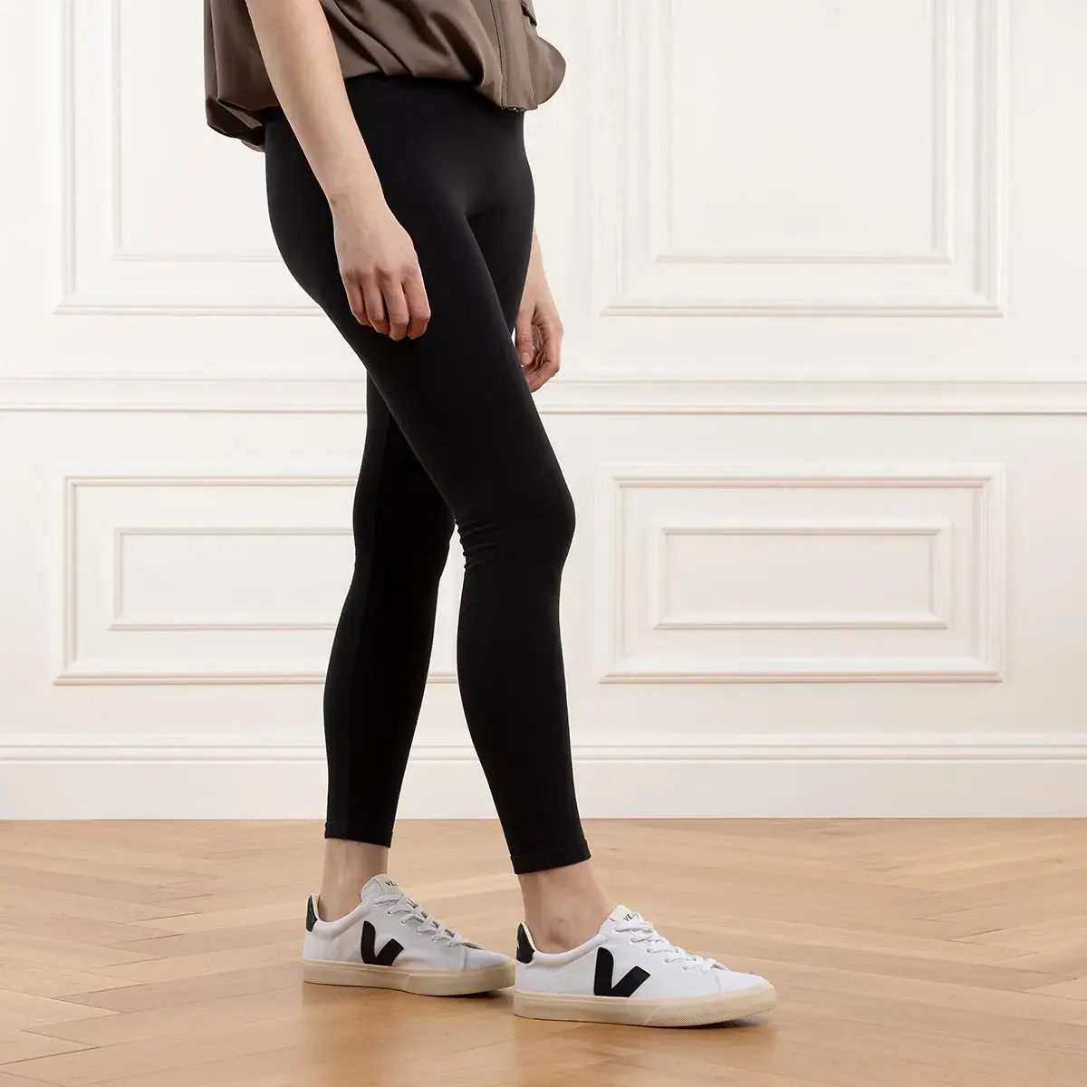 Klassische Low-Top Canvas-Sneakers