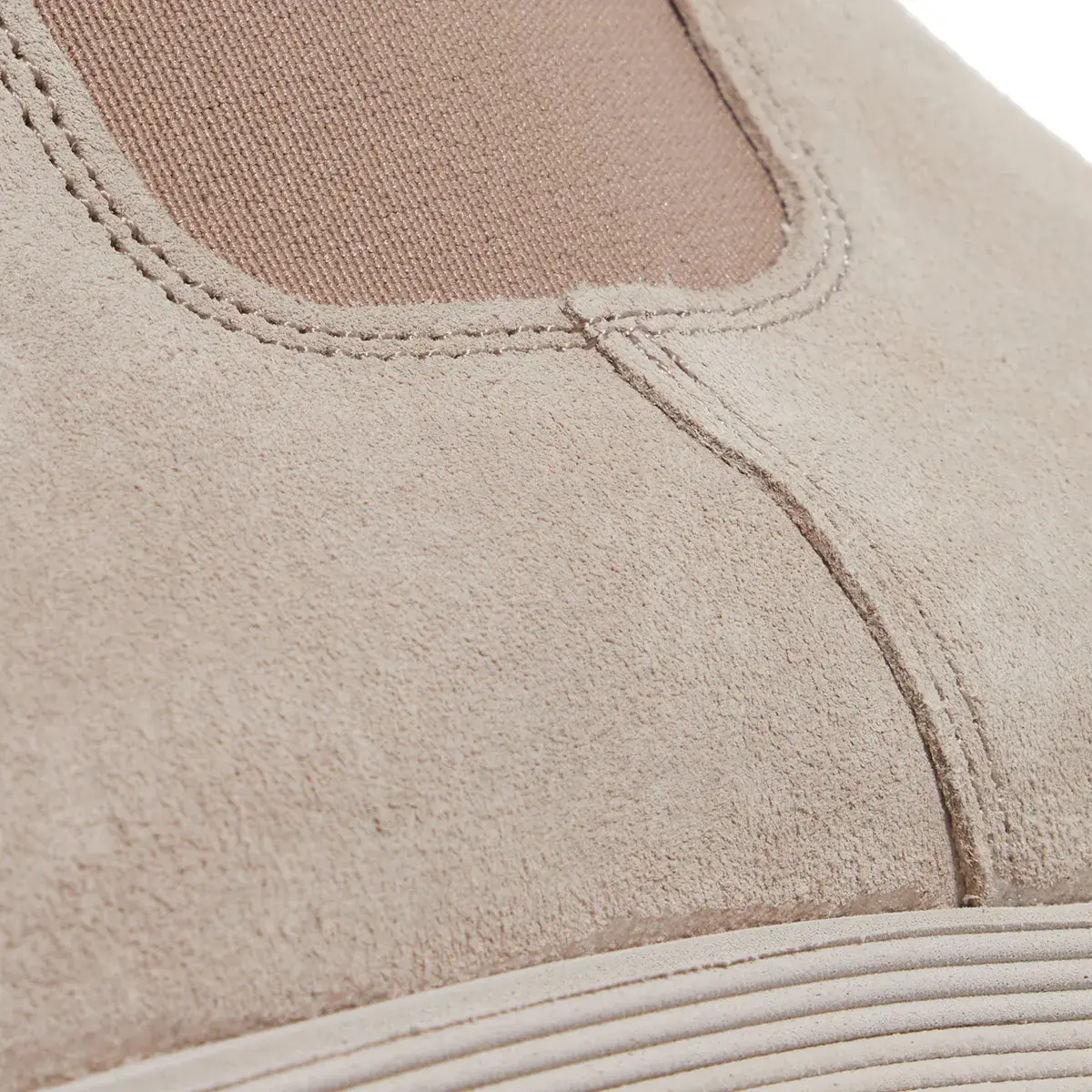 Chelsea Boots aus Wildleder mit Profilsohle