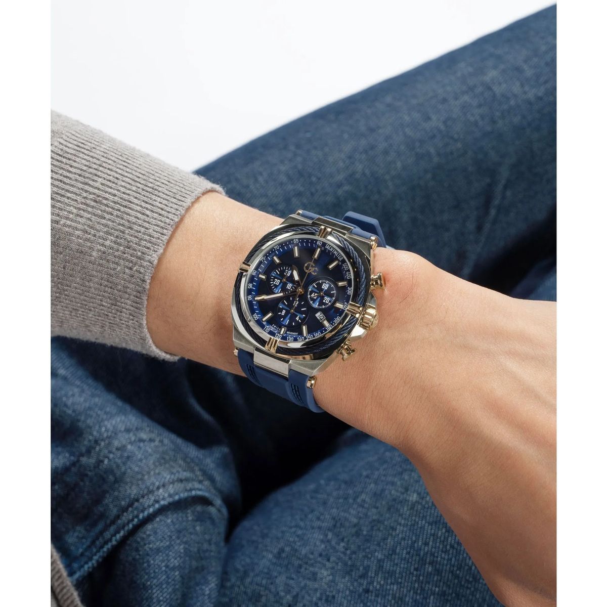Blaue Chronographenuhr aus Edelstahl