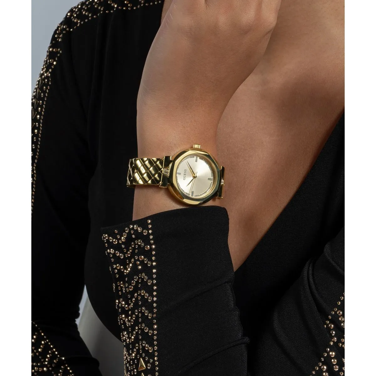 Goldfarbene Metallarmbanduhr