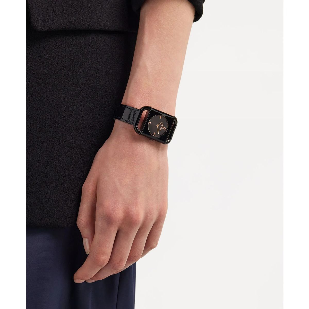 Elegante Schwarze Uhr mit quadratischem Zifferblatt