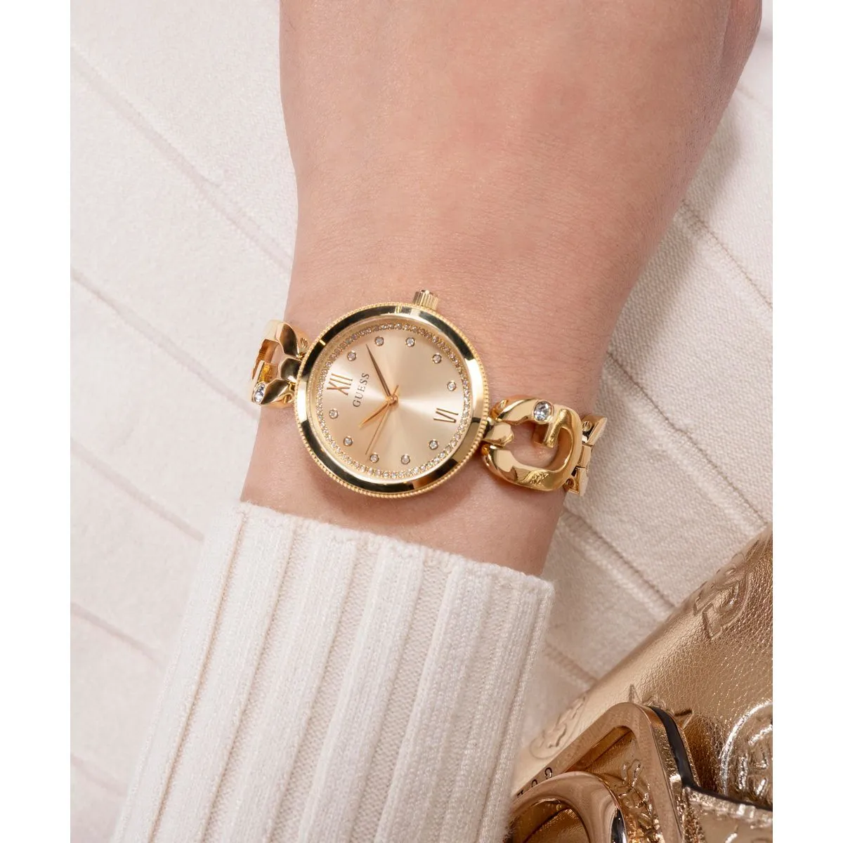 Elegante goldfarbene Damen-Armbanduhr