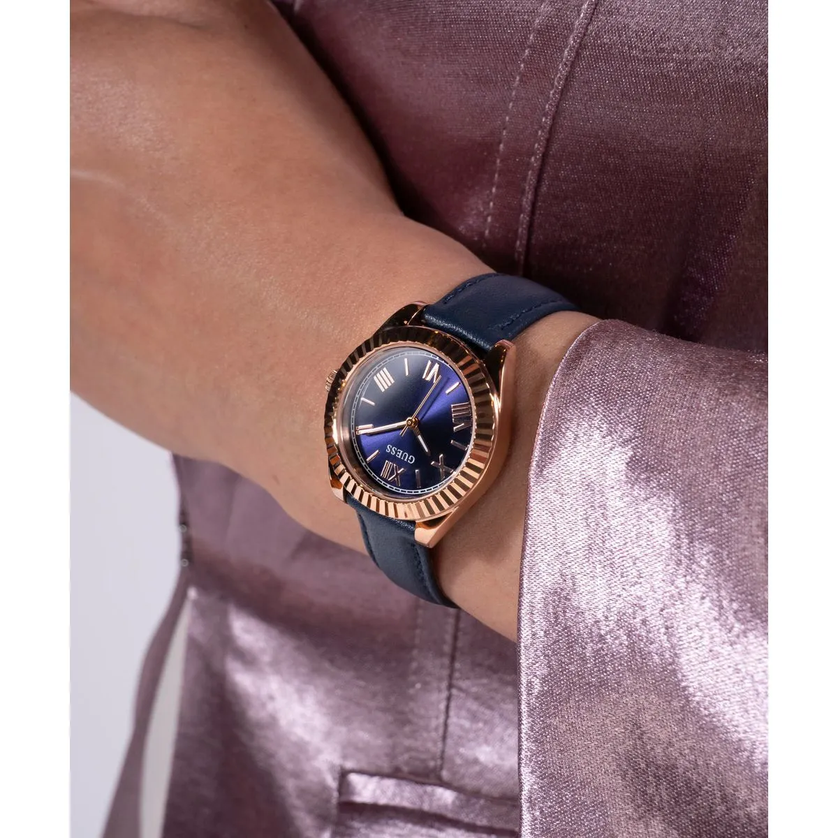 Elegante Analog-Uhr mit Lederarmband