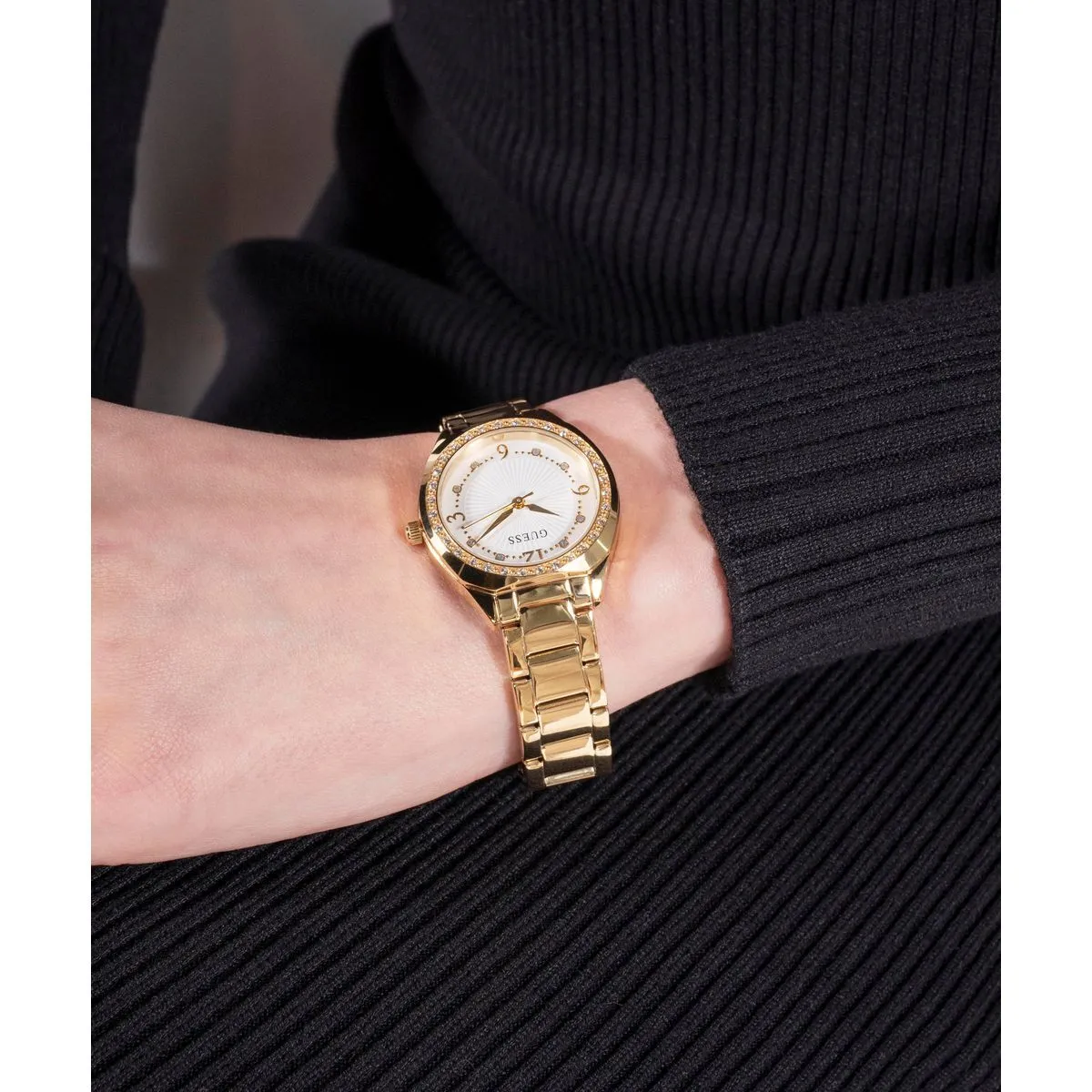 Elegante goldfarbene Damen-Analoguhr