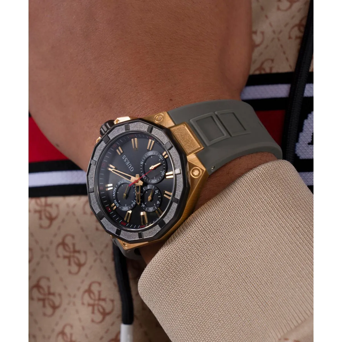 Multifunktions-Chronographenuhr mit Silikonarmband