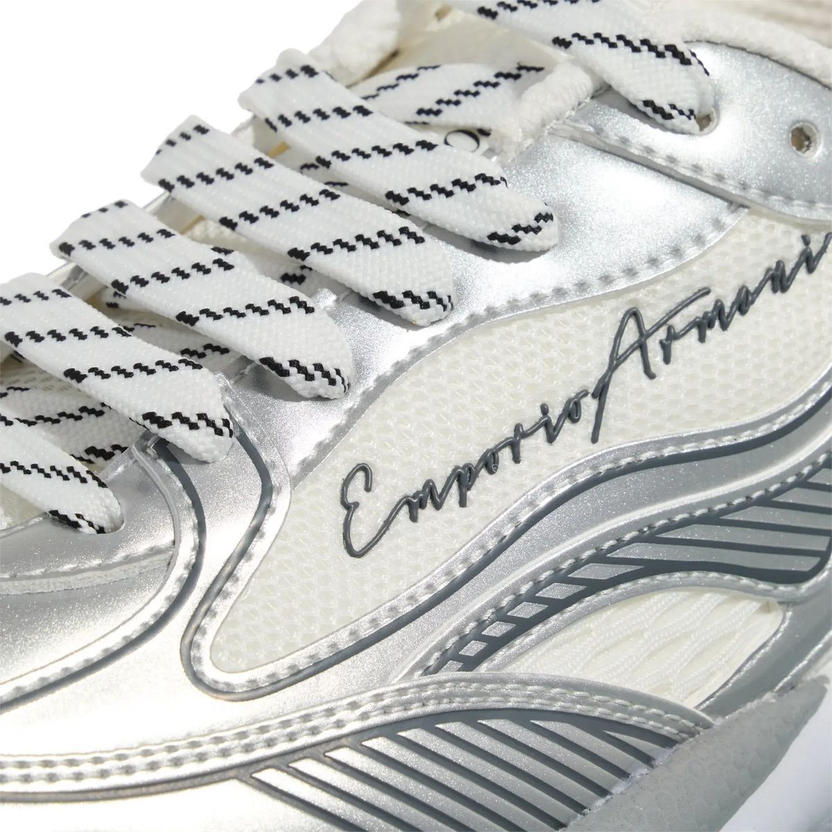 Aura Low-Top Mode Sneaker