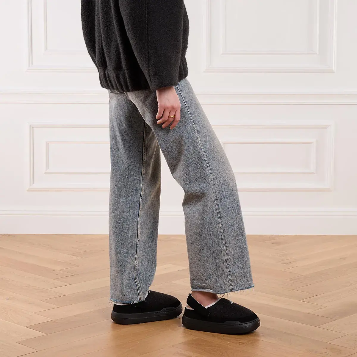 Filz-Clog-Hausschuh mit Fersenriemen