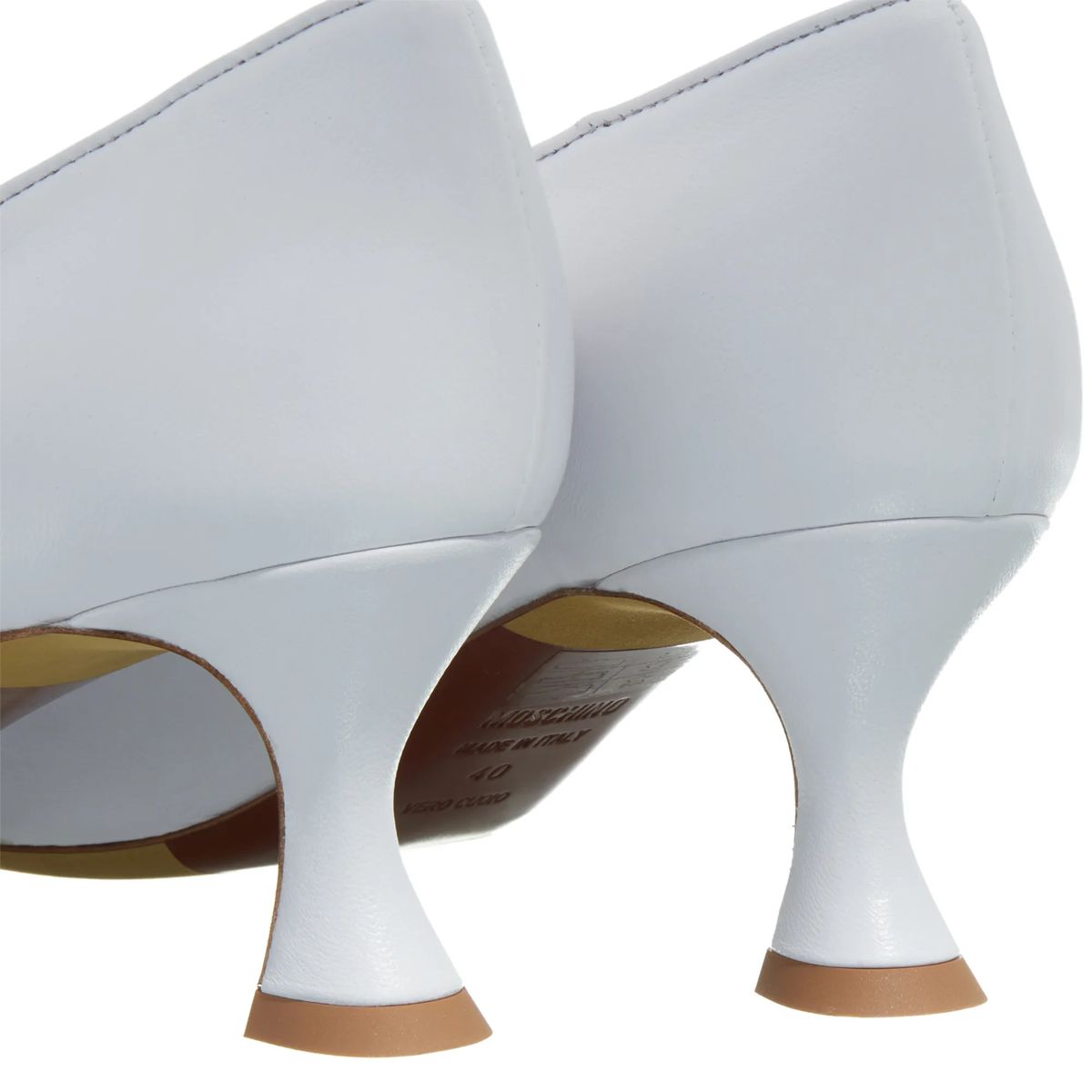Weiße Kitten-Heel Pumps aus Leder