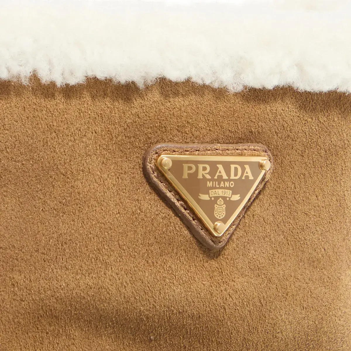 Wildleder-Plateau-Stiefeletten mit Shearling-Besatz