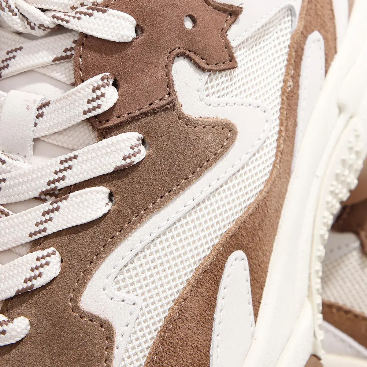 Beige Klobiger Low-Top Sneaker