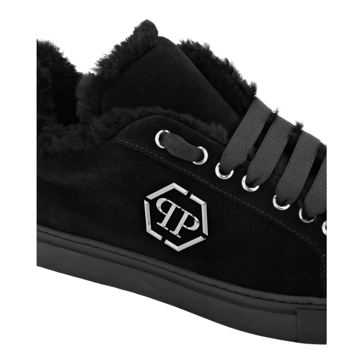 Low-Top-Sneaker mit Shearling-Besatz