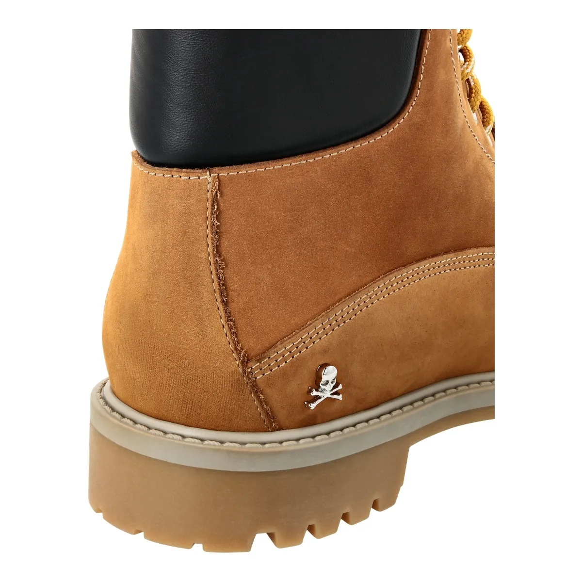Wanderstiefel aus hellbraunem Nubukleder