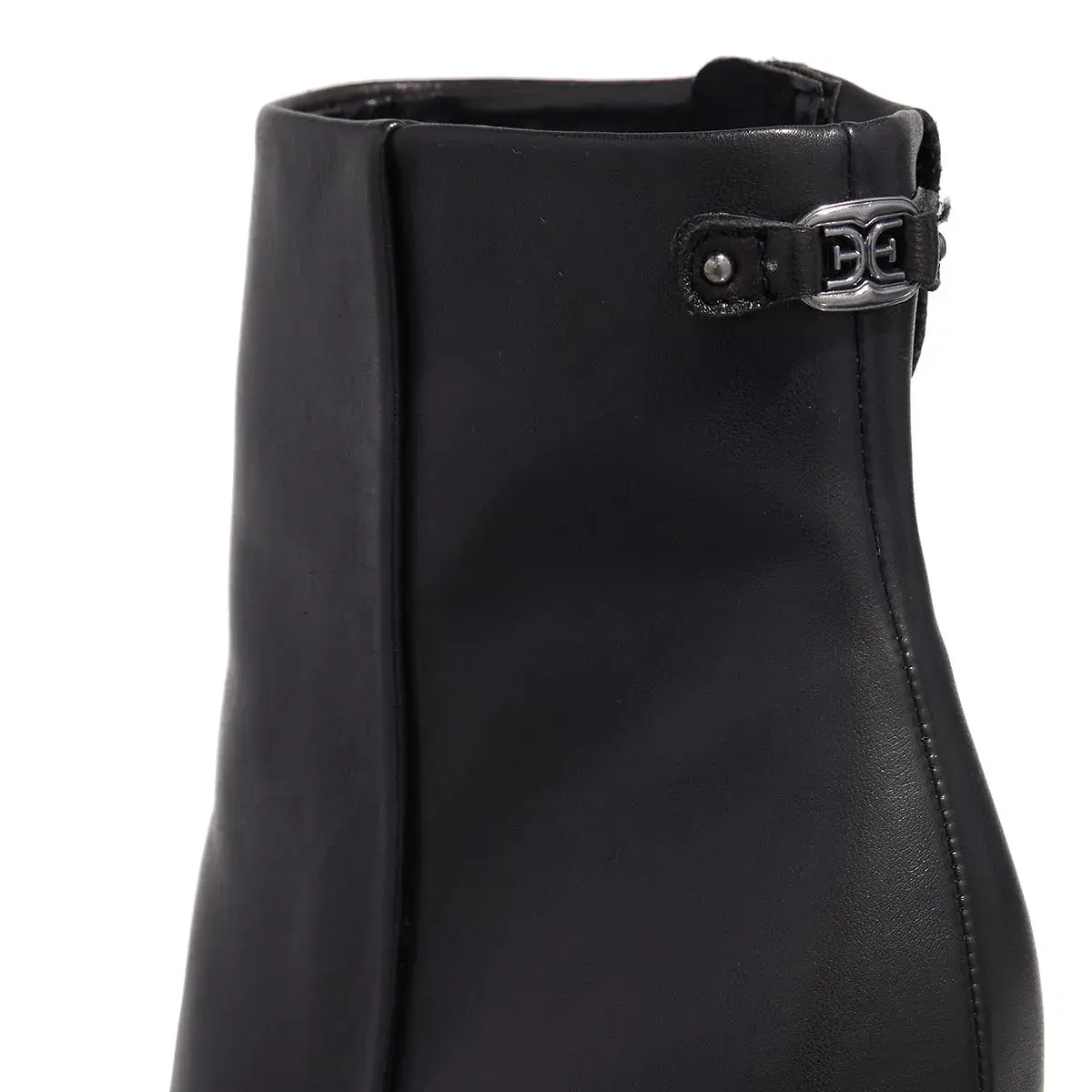 Elegante Stiefeletten aus Leder mit spitzer Zehe