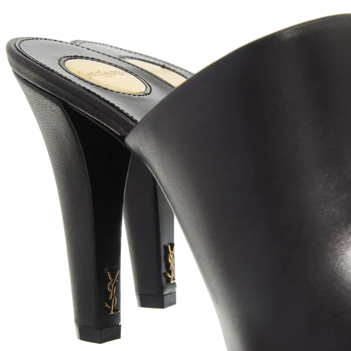 Schwarze Mules mit Absatz