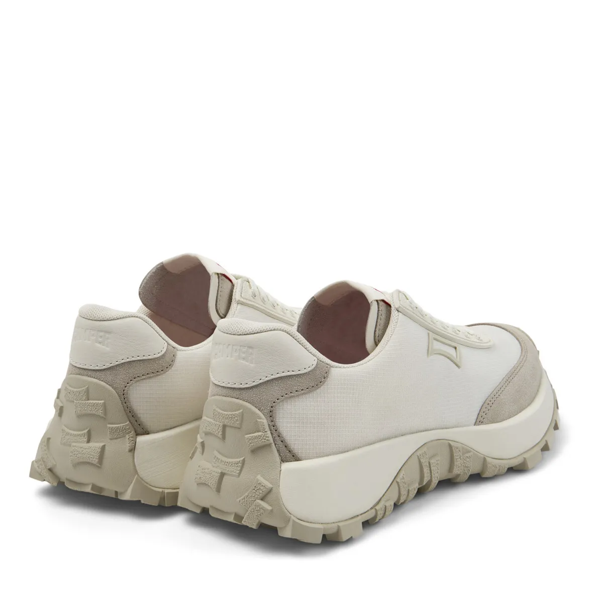 Moderne Off-White Trail Sneaker