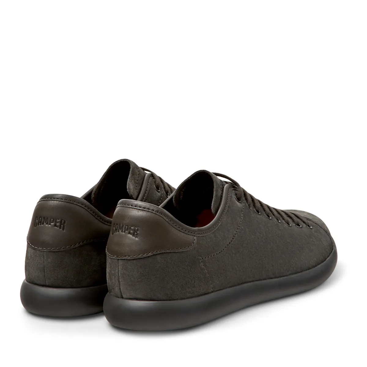 Minimalistische Wildleder Low-Top Sneaker
