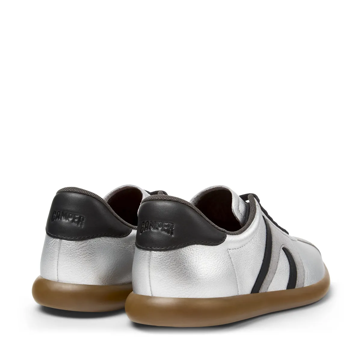 Silberner Low-Top Mode Sneaker