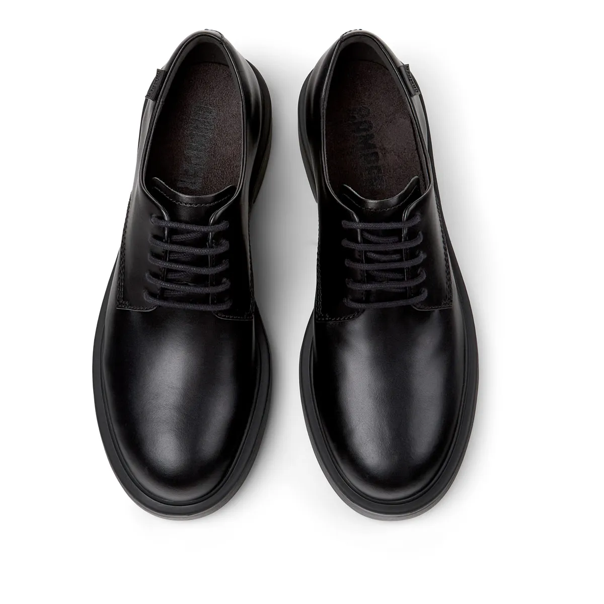 Klassische schwarze Derby Schuhe aus Leder