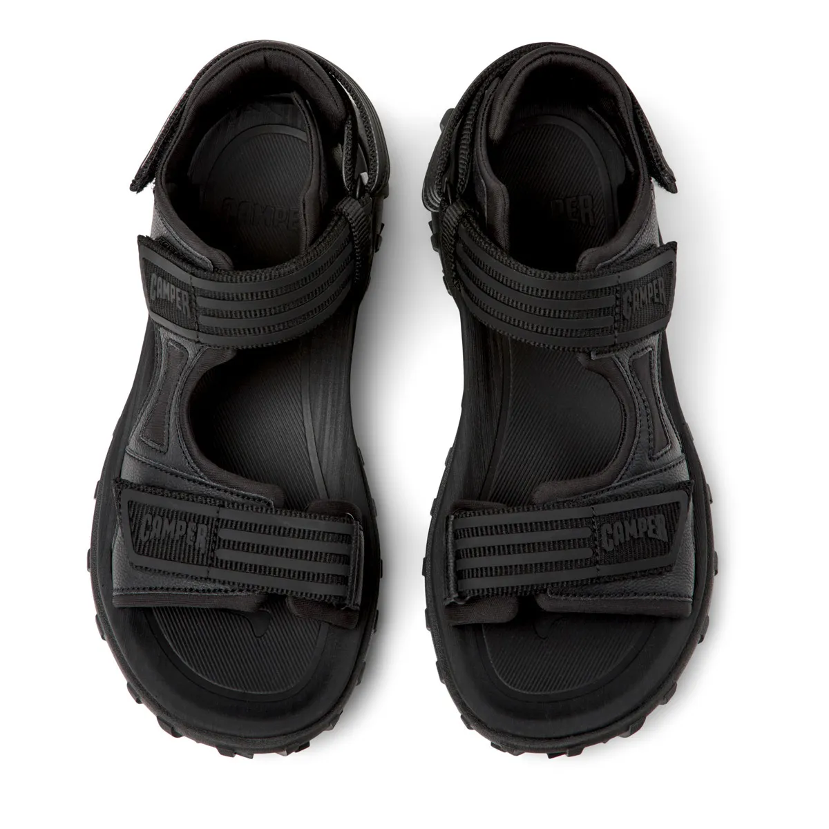 Schwarze sportliche Sandalen mit verstellbaren Riemen