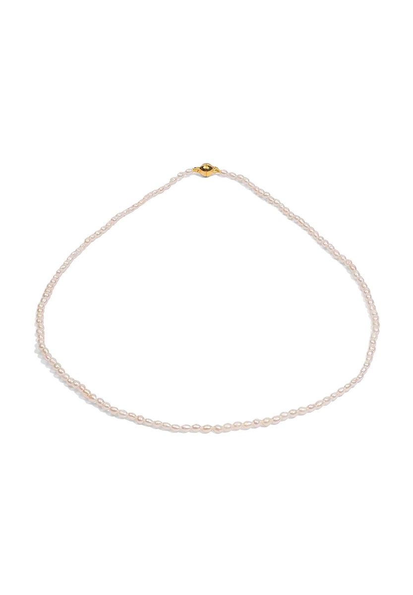 Zarte Süßwasserperlenkette mit goldenem Verschluss