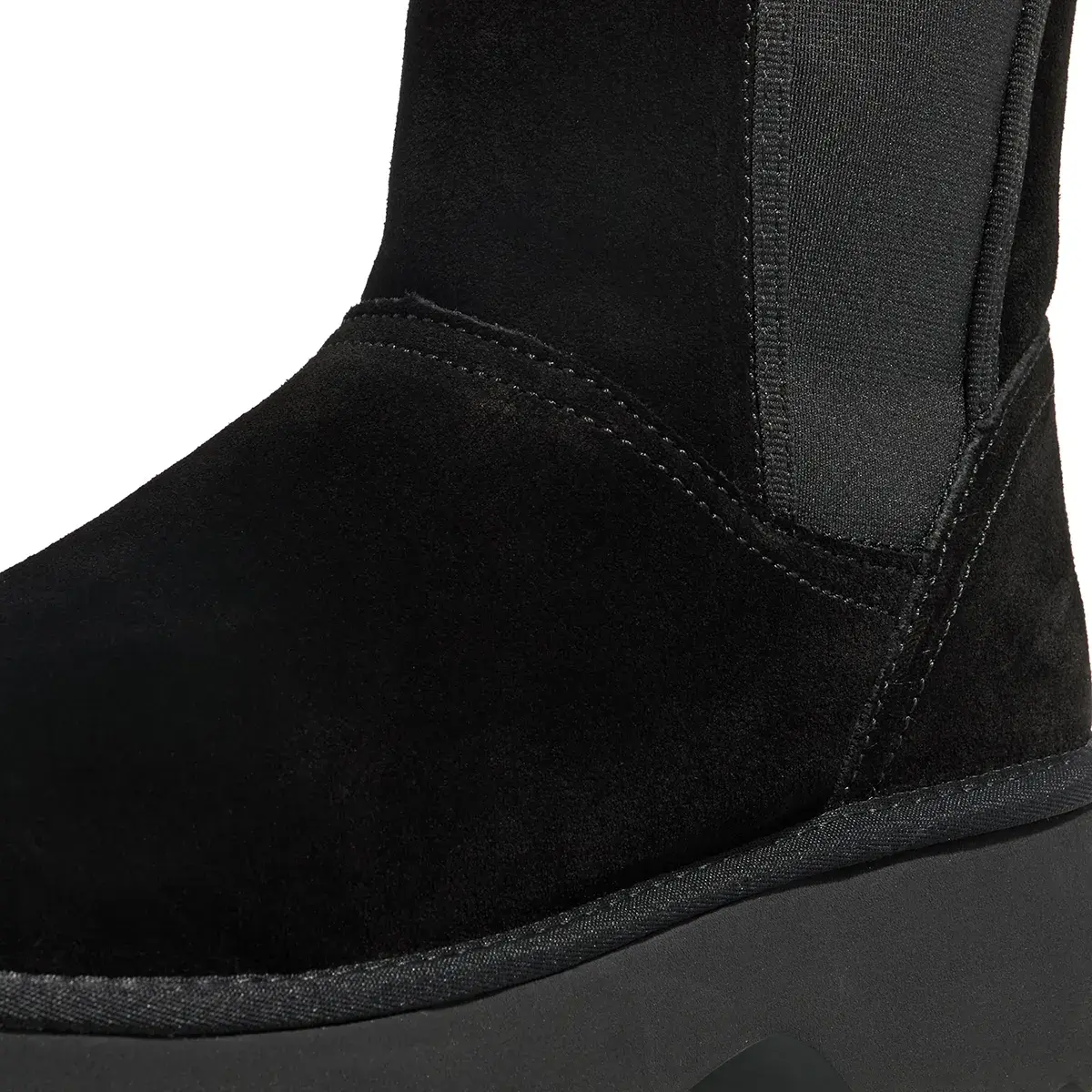Schwarze Chelsea Boots mit Wildlederplateau