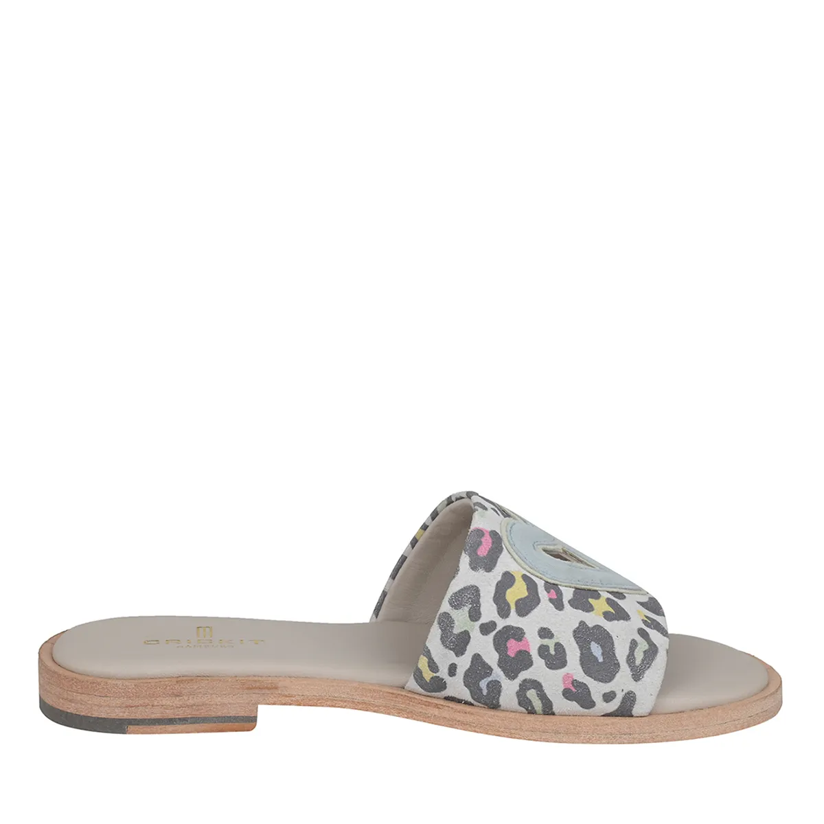 Sandale mit Leopardenmuster und Herzausschnitt