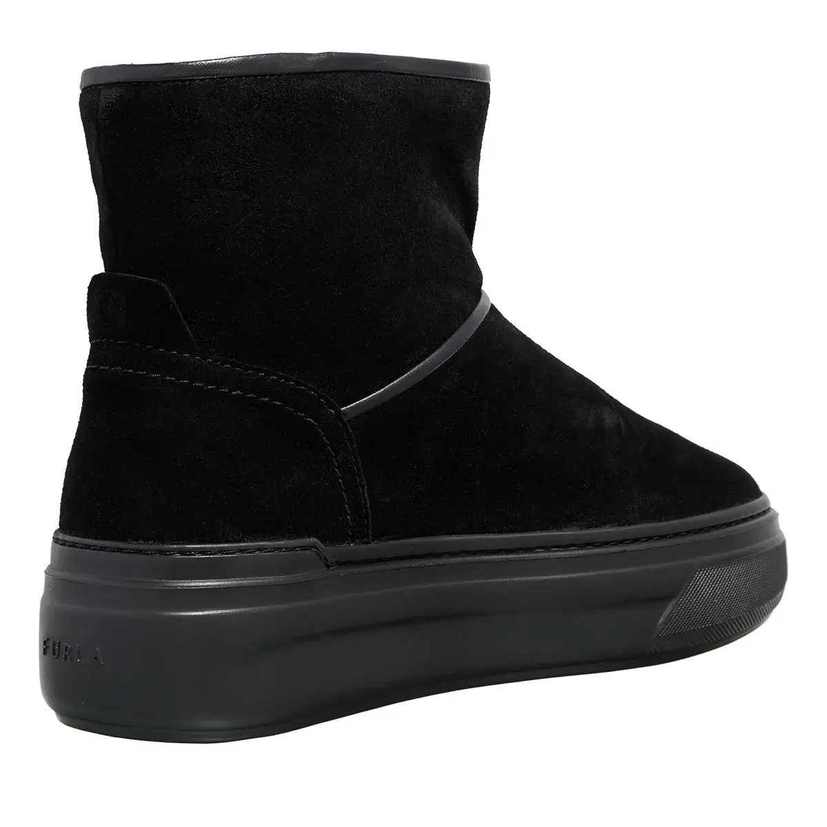 Schwarze Winterstiefel aus Wildleder