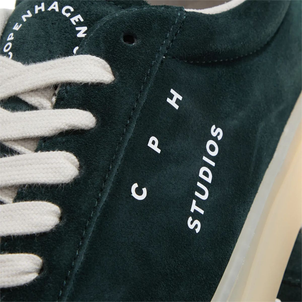Wildleder Low-Top Court Sneaker