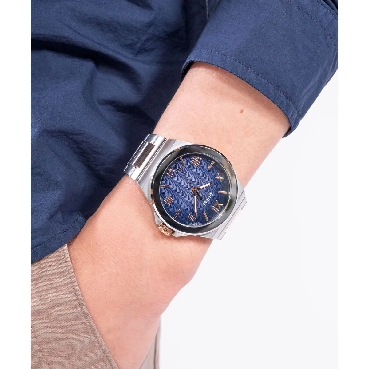 Moderne zweifarbige Armbanduhr