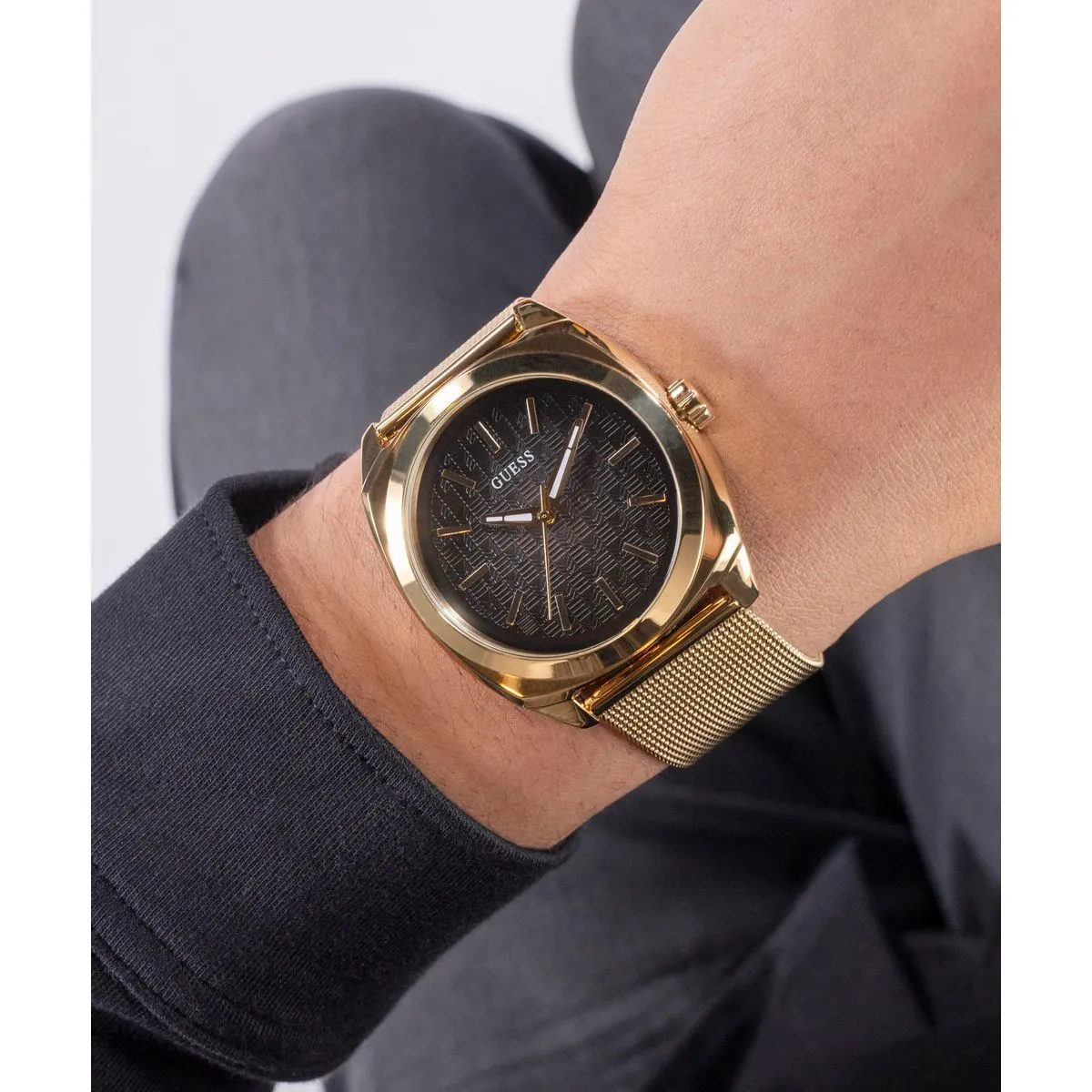 Goldfarbene Mesh-Analog-Uhr