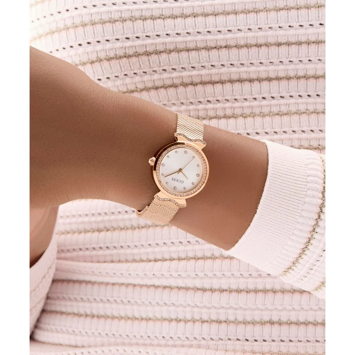 Elegante roségoldene Mesh-Armbanduhr
