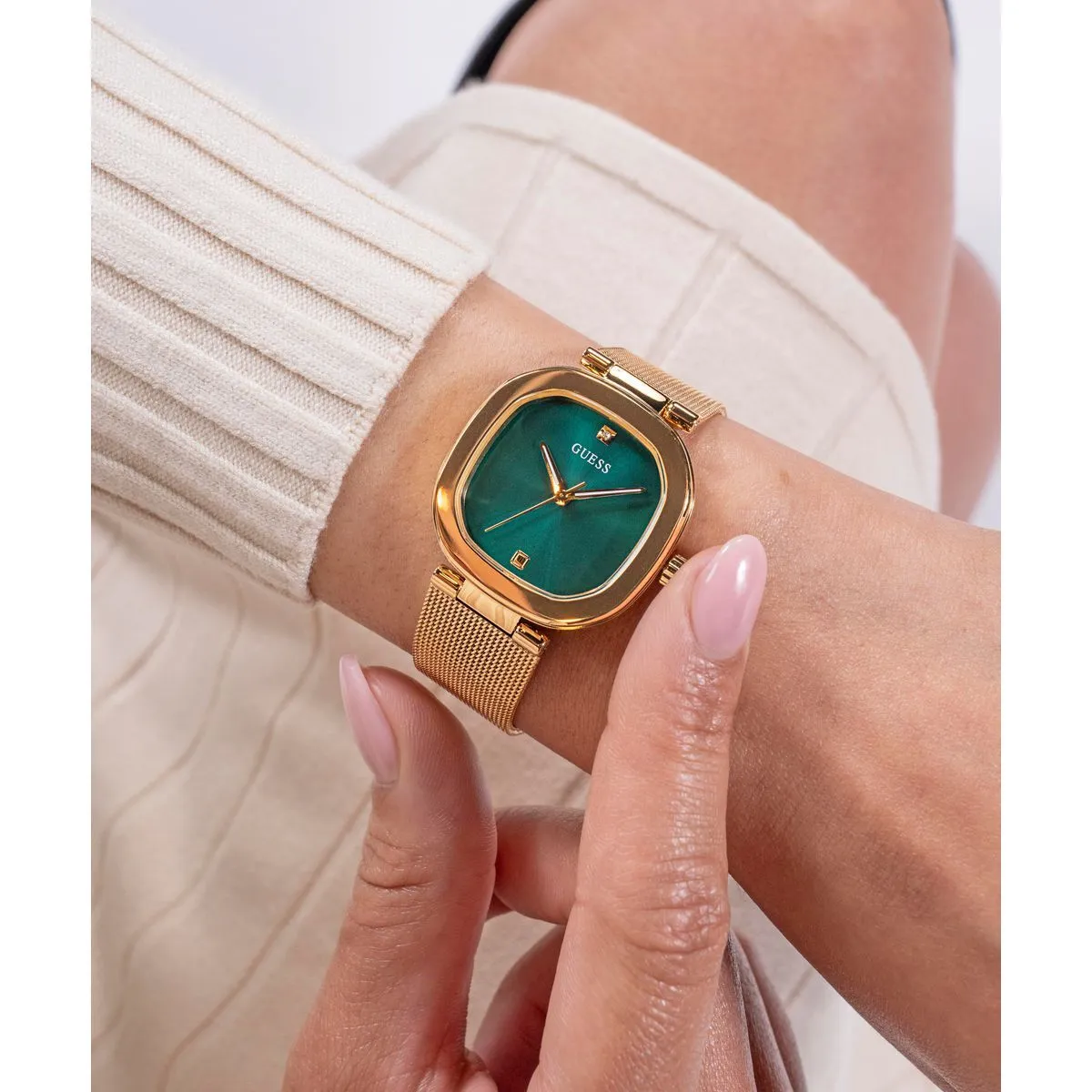 Elegante goldfarbene Mesh-Analog-Uhr