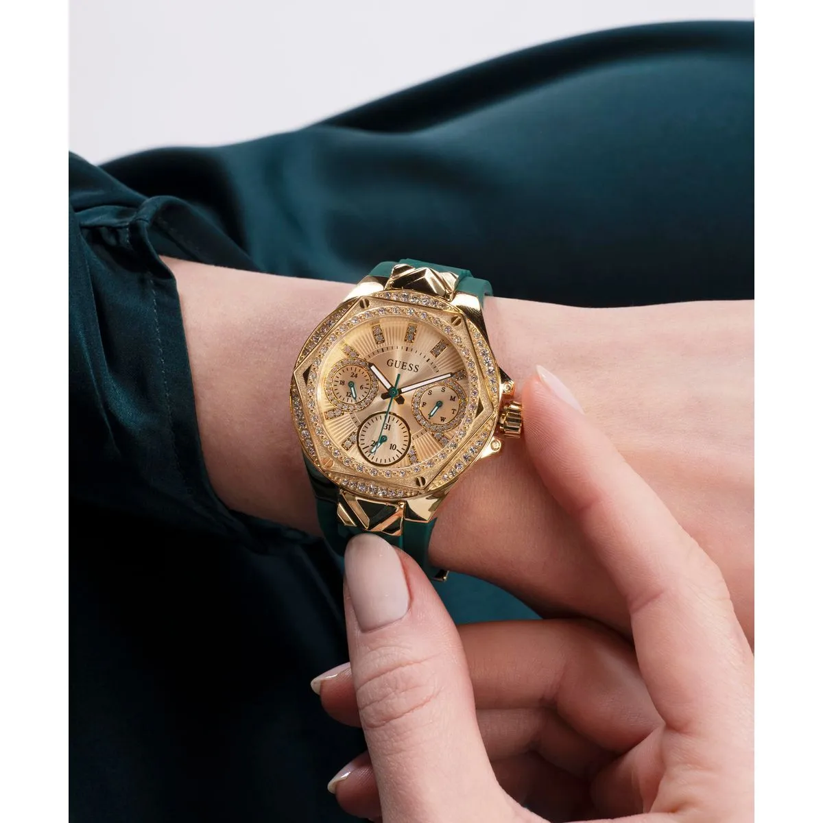 Grünes Silikon Uhrenarmband mit goldener Schnalle