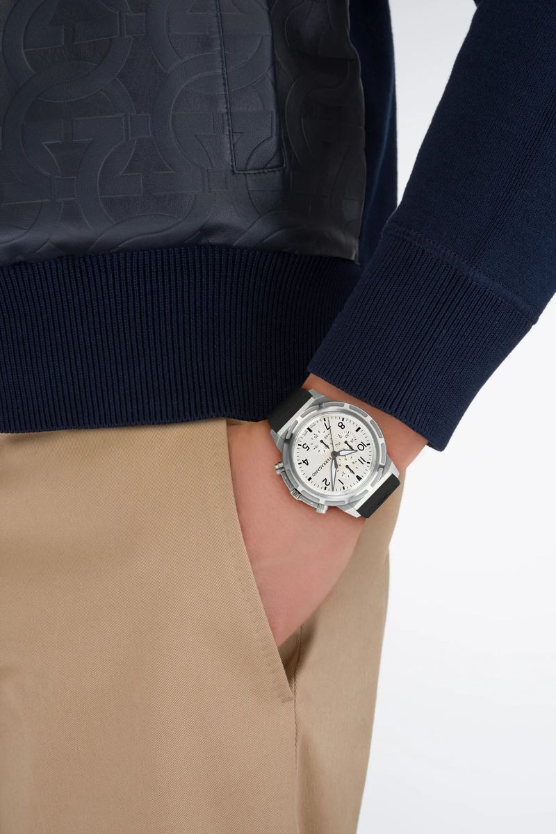 Moderne Chronographenuhr mit Kautschukarmband